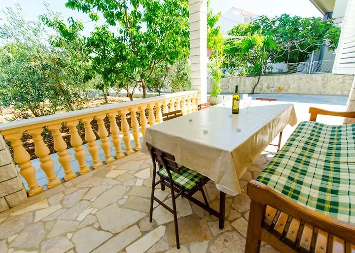 Ivana 公寓 特罗吉尔